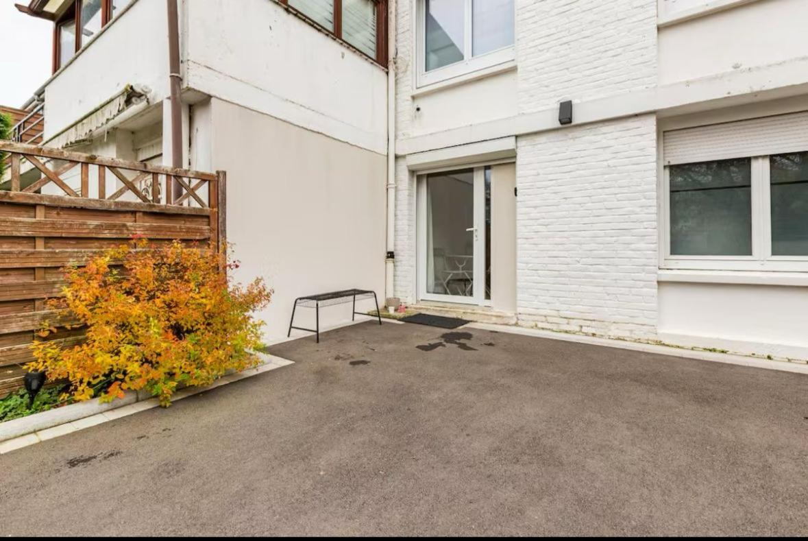 Escapade Pres De Lille - Appartement Charmant Avec Terrasse Et Parking Privee Mons-en-Baroeul Exterior photo